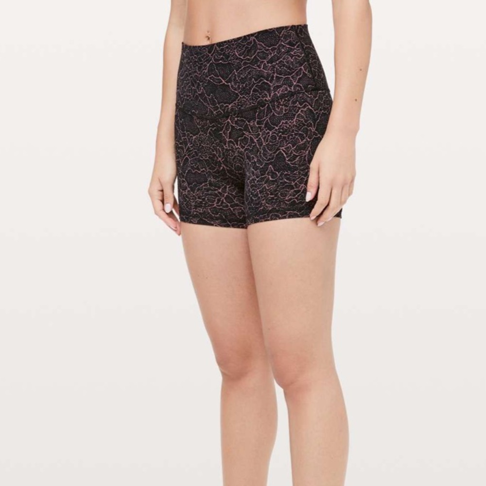 Lululemon Align Short -Spanish rose landscape